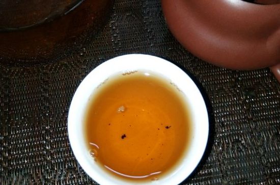 黑茶排濕毒的身體表現(xiàn)，喝黑茶排毒反應(yīng)癥狀