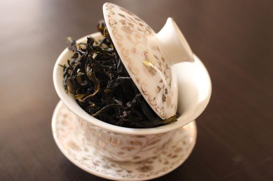 烏崠鴨屎香屬于哪類茶，鳳凰鴨屎香是紅茶還是綠茶？
