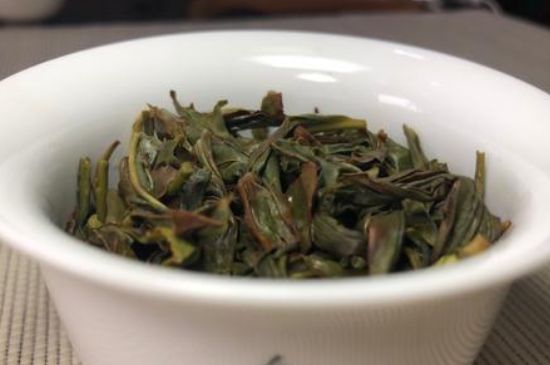 蜜蘭香和鴨屎香區(qū)別，鳳凰單樅鴨屎香vs蜜蘭香圖片對(duì)比