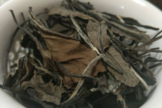 福鼎白茶貢眉和壽眉的區(qū)別，壽眉與貢眉有什么區(qū)別