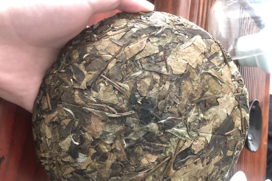 7年壽眉和2年白牡丹哪個(gè)好，老白茶壽眉與白牡丹的口感區(qū)別