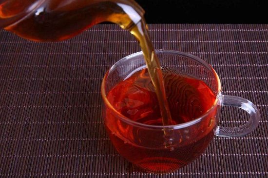 紅茶會(huì)加重濕氣嗎，喝什么茶能去除體內(nèi)濕氣