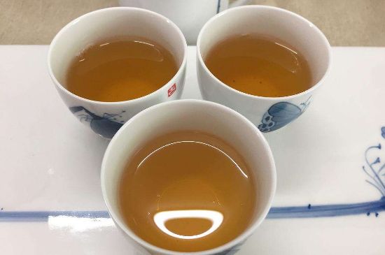 蜜蘭香和鴨屎香區(qū)別，鳳凰單樅鴨屎香vs蜜蘭香圖片對(duì)比