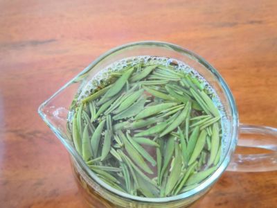 竹葉青和毛尖的區(qū)別，竹葉青和信陽毛尖哪個(gè)好？