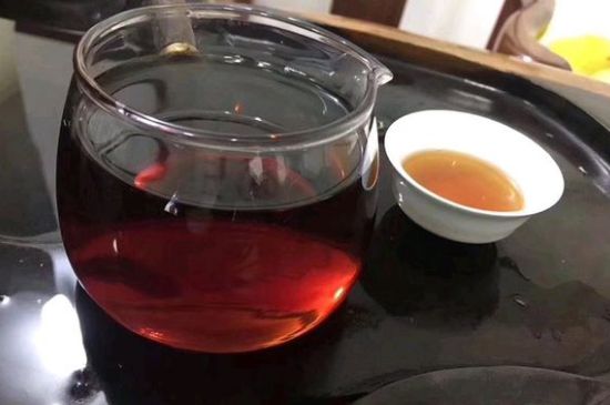 黑茶排濕毒的身體表現(xiàn)，喝黑茶排毒反應(yīng)癥狀
