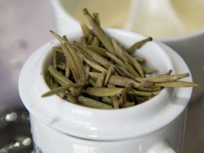 白茶煮好還是泡好喝，老白茶是泡還是煮？