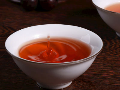 紅茶和綠茶的區(qū)別，常喝紅茶好還是綠茶好？